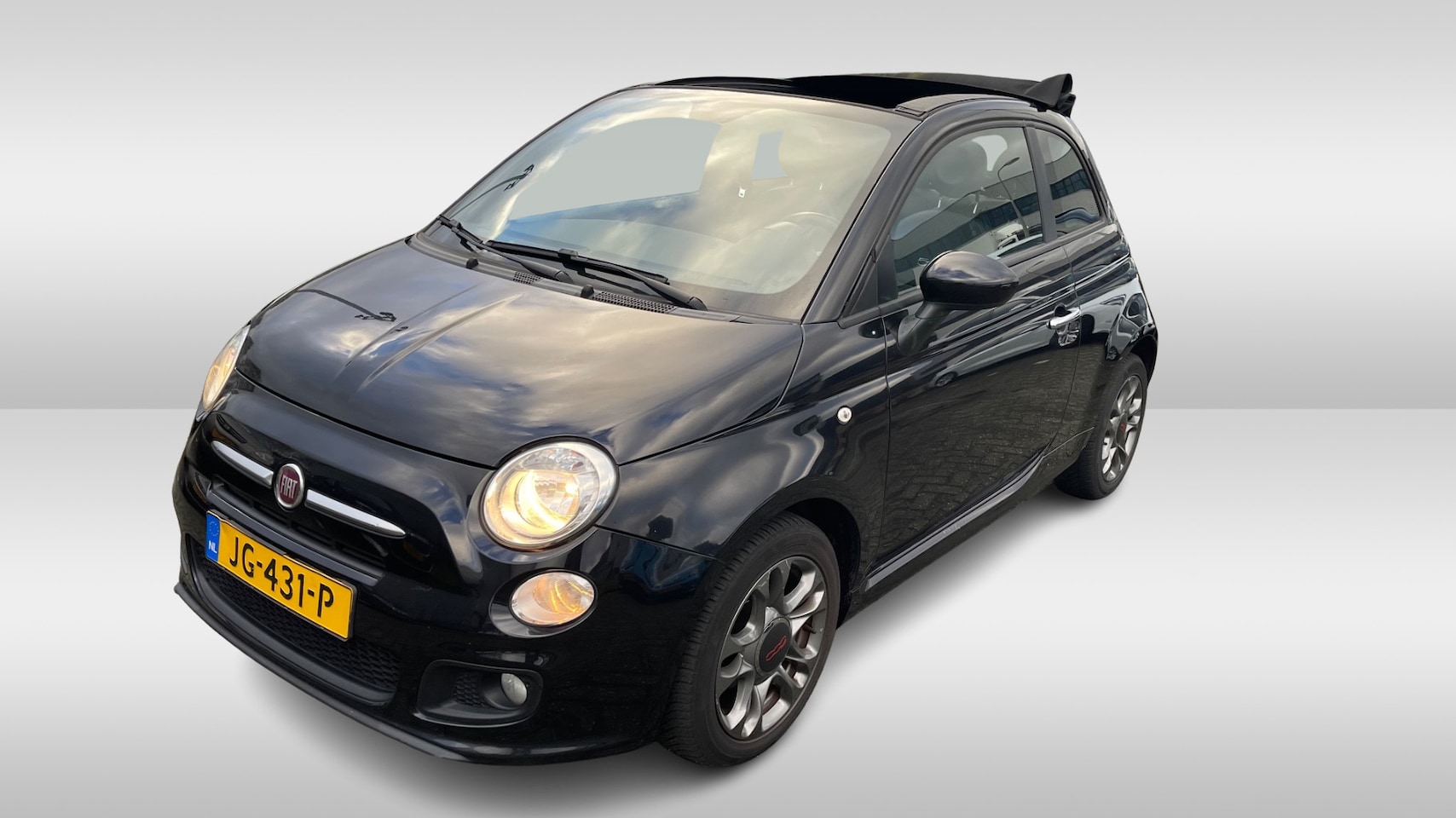 Fiat 500 C - 0.9 TwinAir Lounge / Half leder / Parkeerhulp achter / 16'' / Climate control - AutoWereld.nl