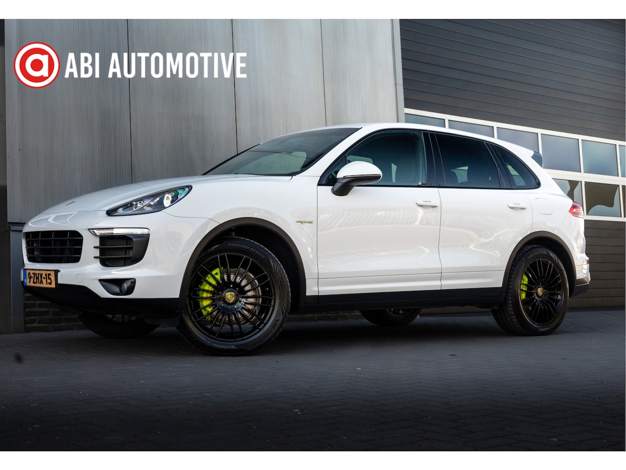 Porsche Cayenne - 3.0 S 420 pk E-Hybrid / NL-Auto/ Leder/ Stoel.Verw/ Luchtvering/ Xenon/ Park.Sens./ Climat - AutoWereld.nl