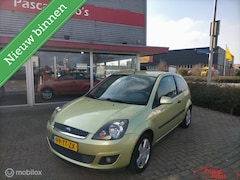 Ford Fiesta - 1.3-8V Style nap airco lm velgen