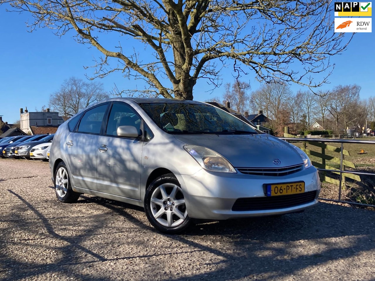 Toyota Prius - 1.5 VVT-i | Cruise + Clima nu € 2.750,-!!! - AutoWereld.nl