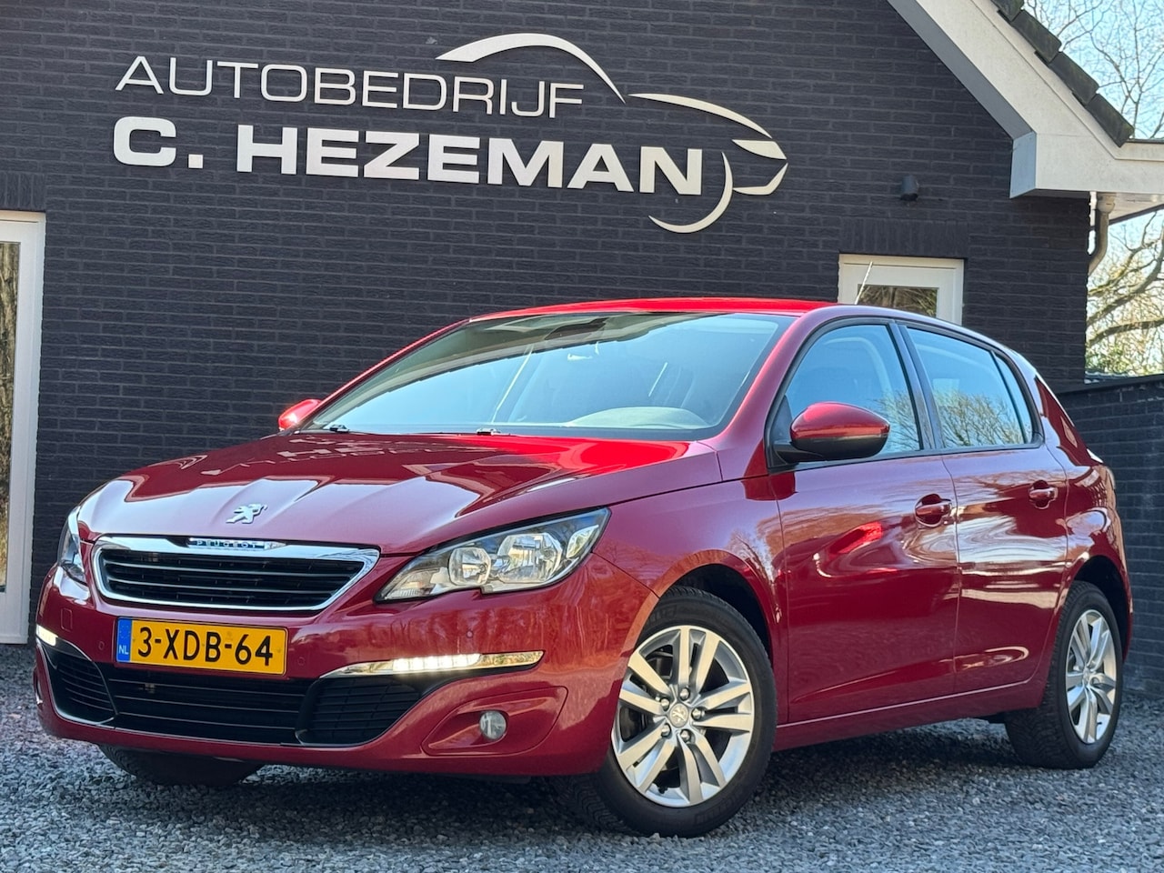 Peugeot 308 - 1.6 125 PK Navigatie Camera Cruise Climate Control LED Sportvelgen trekhaak - AutoWereld.nl