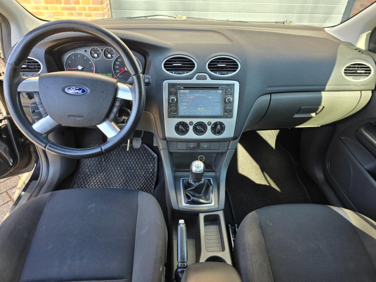 Ford Focus - 1.6-16V Futura NETTE AUTO - AutoWereld.nl