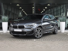 BMW X2 - sDrive18i High Executive M Sport Automaat / Panoramadak / Trekhaak / Achteruitrijcamera /