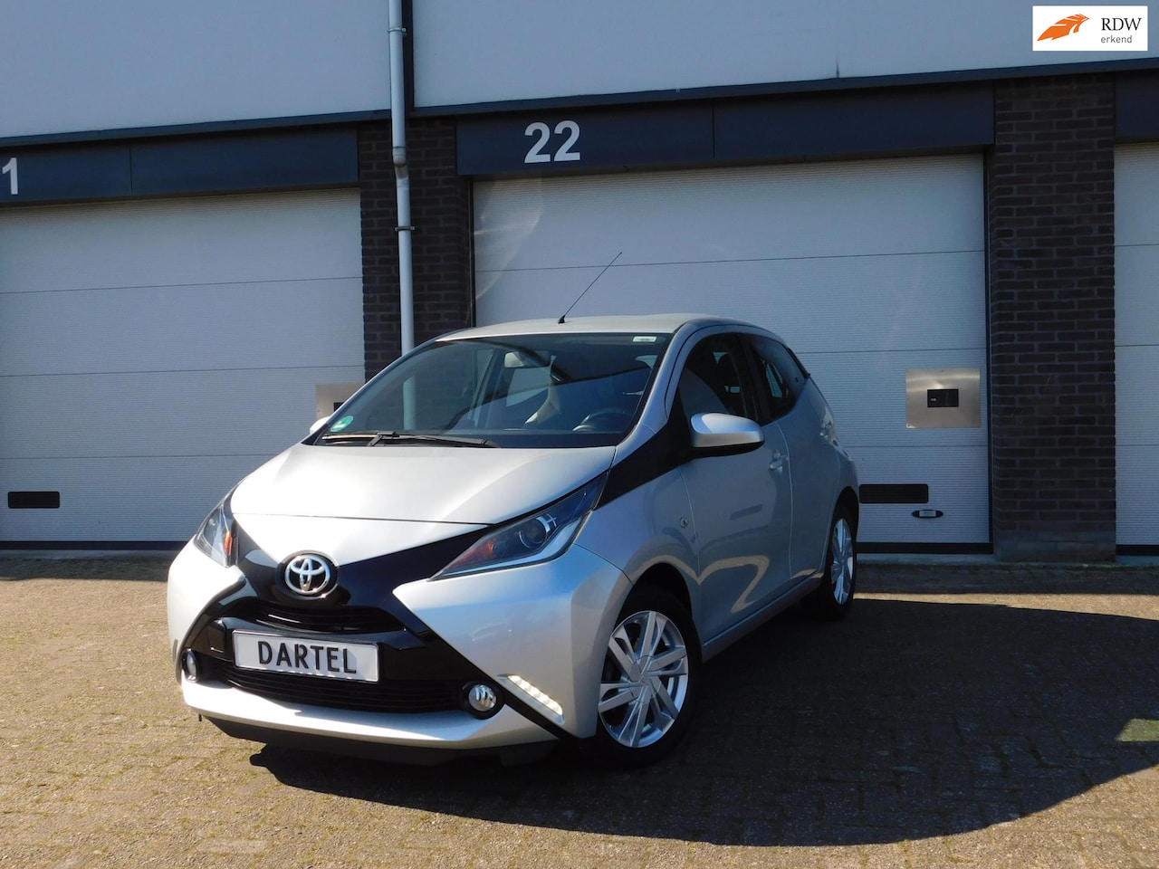 Toyota Aygo - 1.0 VVT-i x-play 1.0 VVT-i x-play - AutoWereld.nl