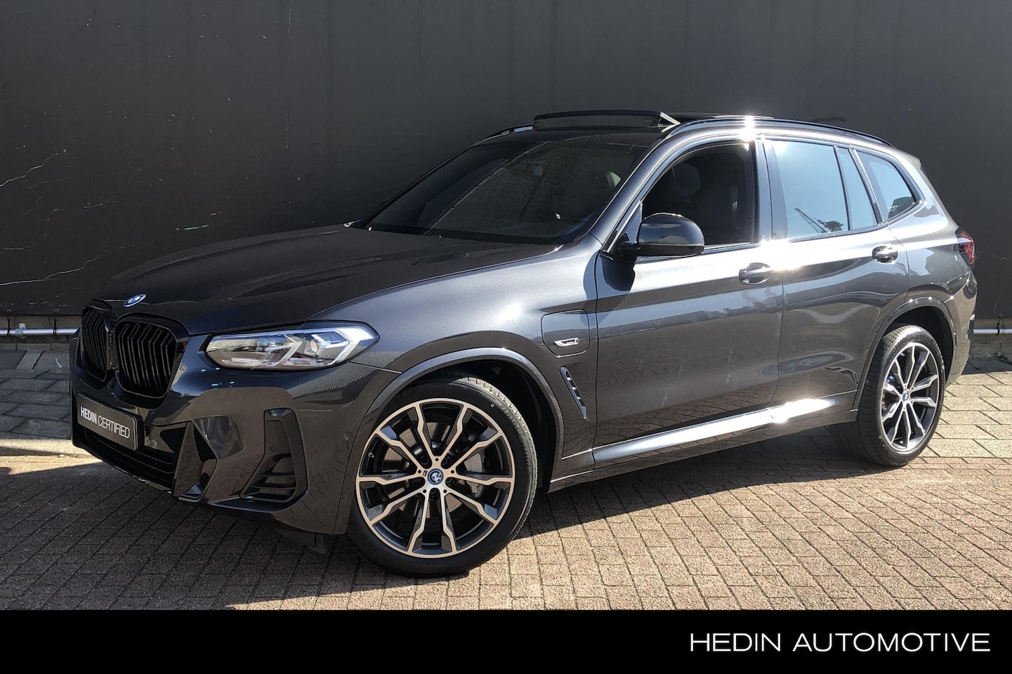 BMW X3 - xDrive30e High Executive | 20'' LMV | M Sportpakket | Panorama Dak | Trekhaak | Dode Hoek - AutoWereld.nl