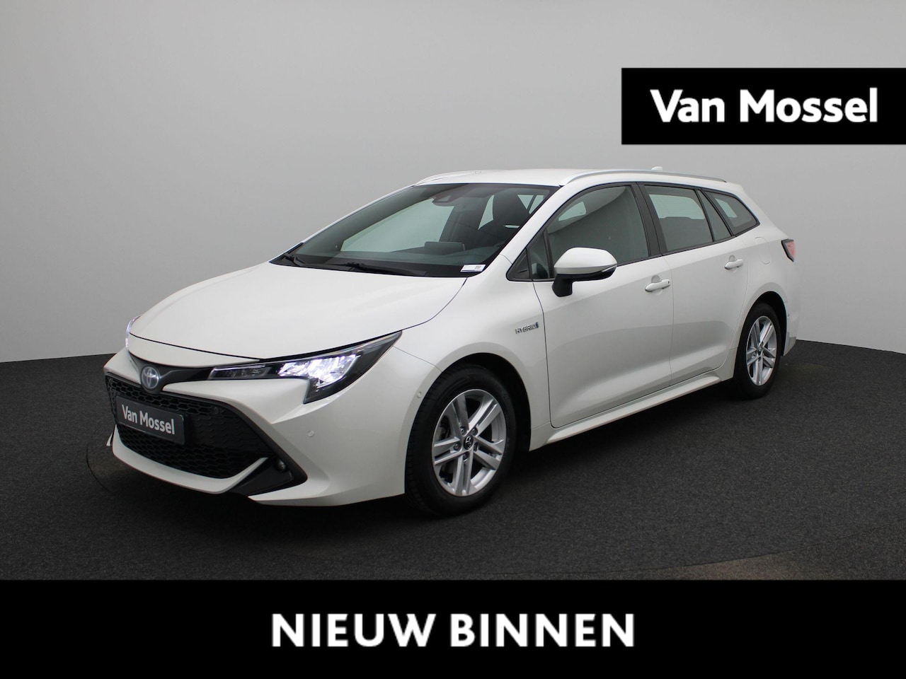 Toyota Corolla Touring Sports - 1.8 Hybrid Dynamic | AUTOMAAT | Navigatie | Camera | Cruise Control | Parkeersensoren | Cl - AutoWereld.nl