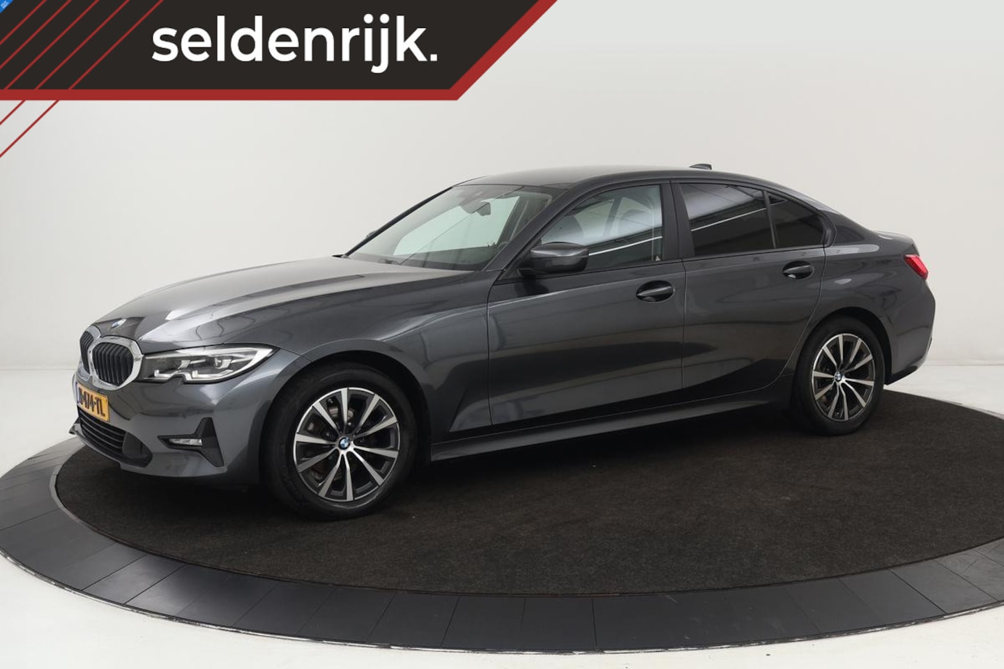 BMW 3-serie - 318i Business Edition | Carplay | Full LED | Live Cockpit | PDC | Climate control | DAB | - AutoWereld.nl