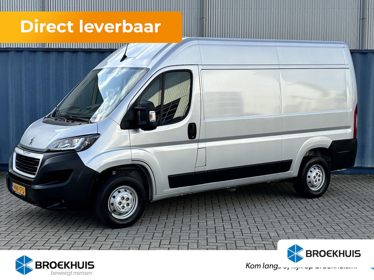 Peugeot Boxer - 330 2.2 BlueHDi 120 L2H2 Premium | Achteruitrijcamera | Cruise control | Grip Control - AutoWereld.nl