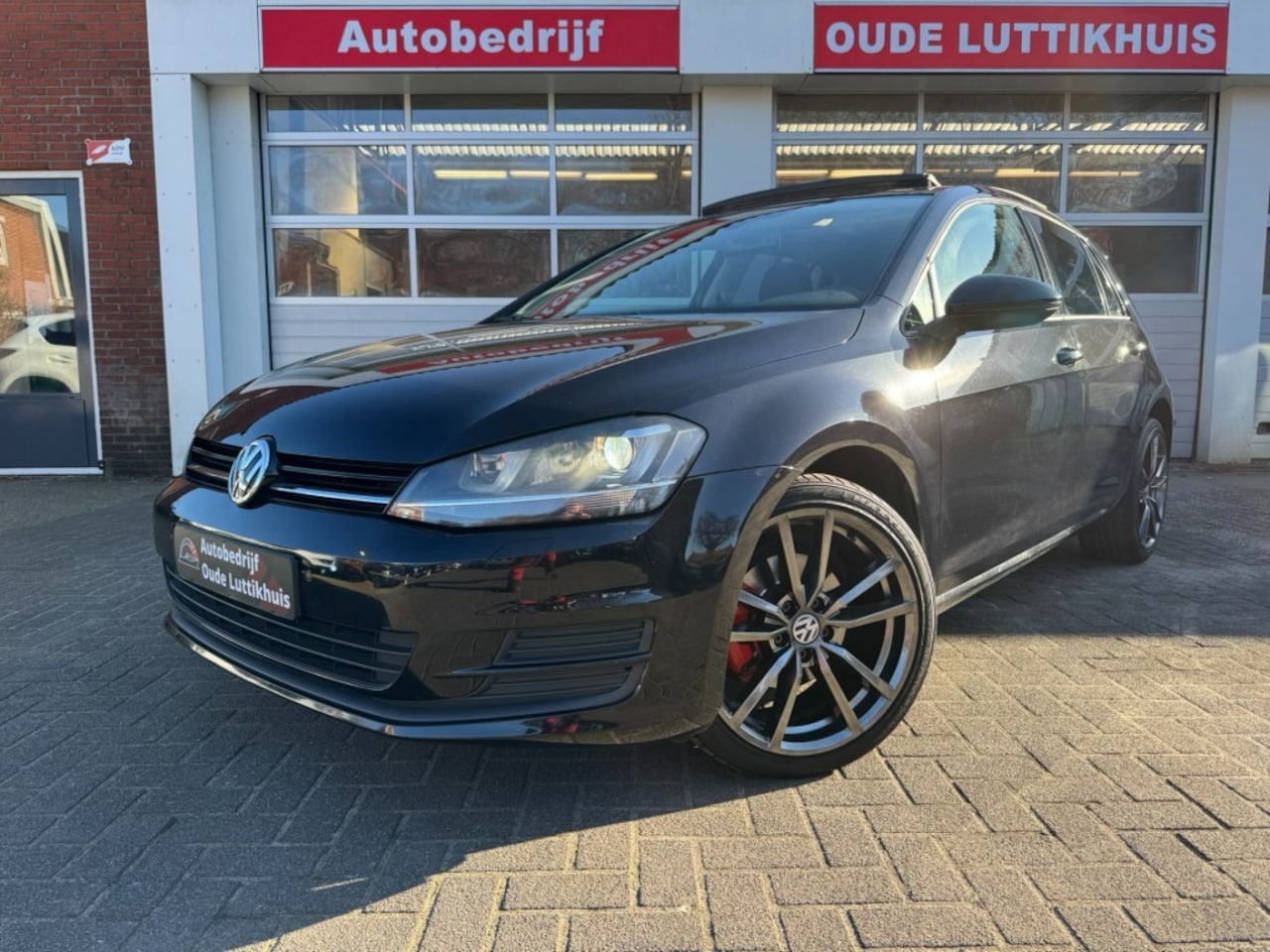 Volkswagen Golf - 1.2TSI 105PK DSG Full-Led Pano Cruise Bluetooth 18inch - AutoWereld.nl