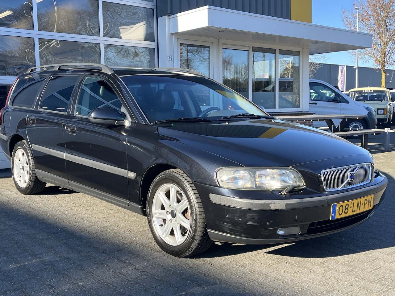 Volvo V70 - 2.4 Comfort Line Crusie control Stoelverwarming Trekhaak - AutoWereld.nl