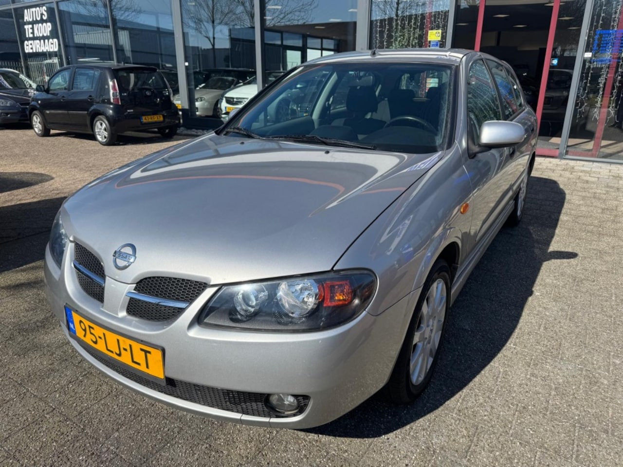 Nissan Almera - 1.8 Tekna CLIMATE 2E EIGENAAR APK 1-26 BJ 2003 !!! - AutoWereld.nl