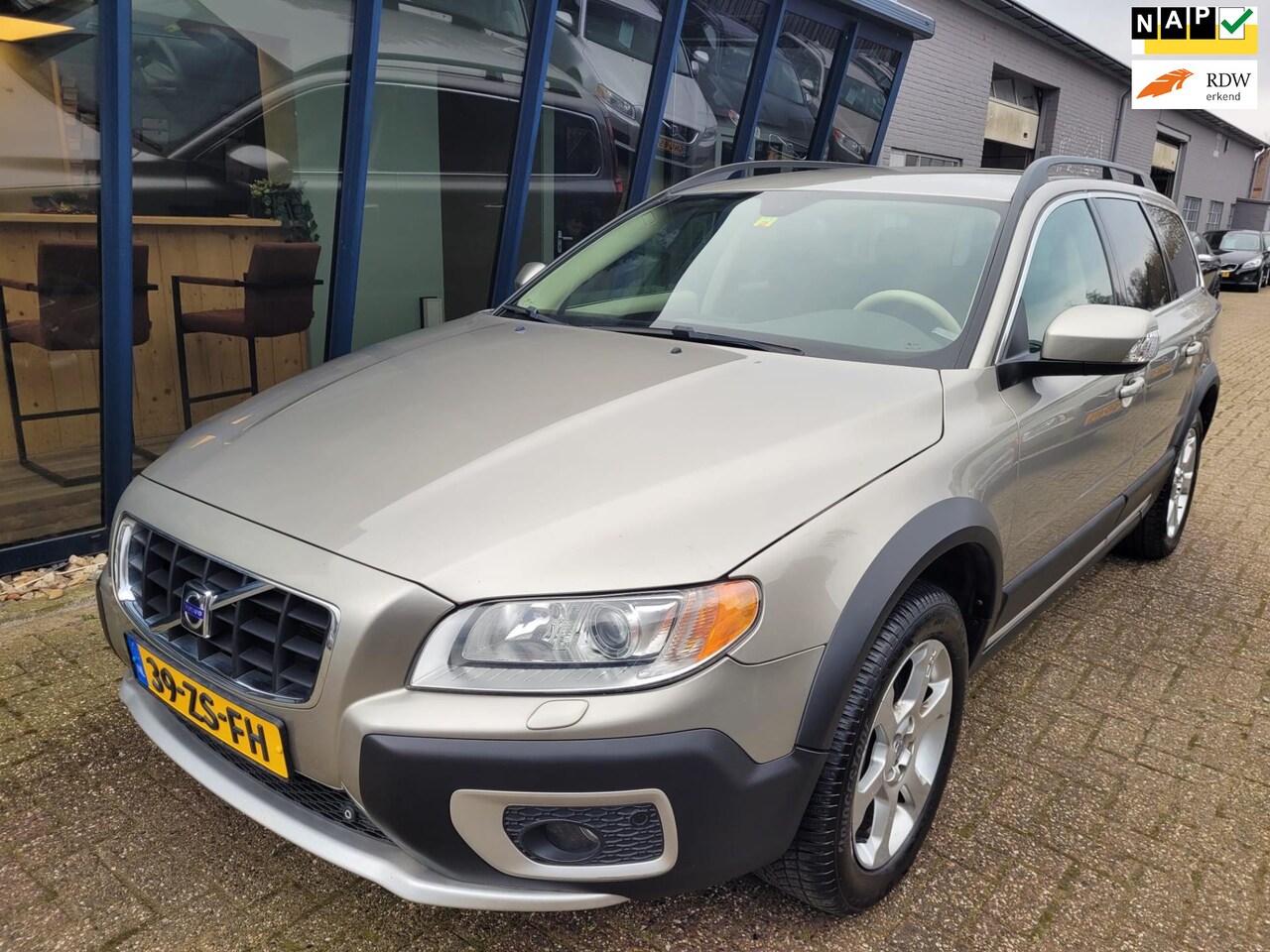 Volvo XC70 - 3.2 Summum Automaat NL AUTO / LEER / NAVI / XENON - AutoWereld.nl