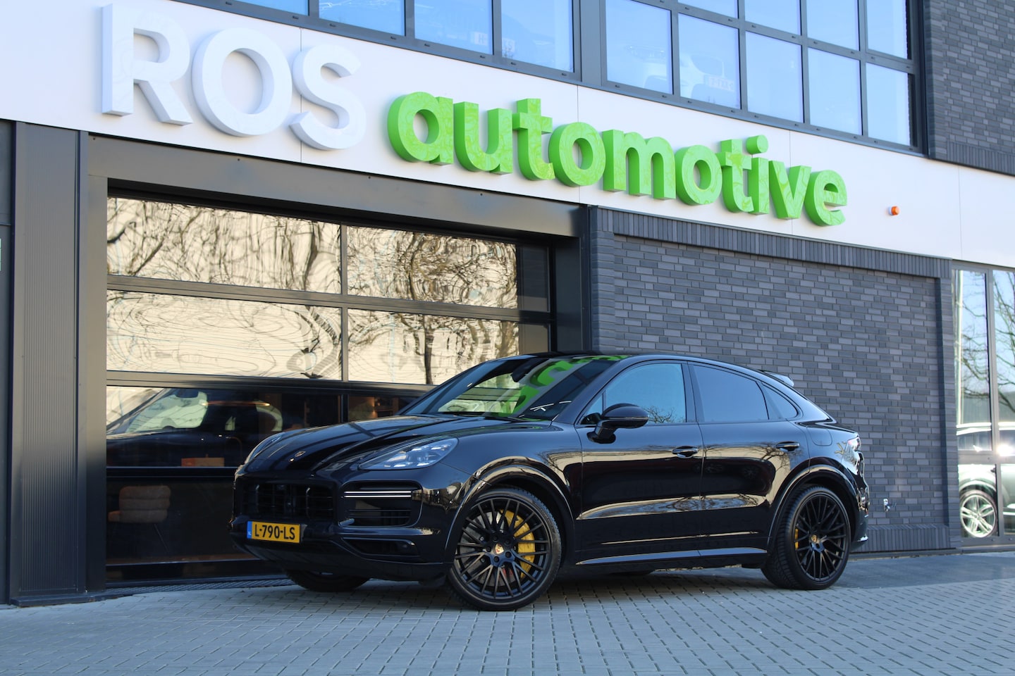 Porsche Cayenne Coupé - 4.0 Turbo S E-Hybrid | NAP | KERAMISCH | SOFT-CLOSE | PANO | STOELKOELING | BOSE | 360 | M - AutoWereld.nl