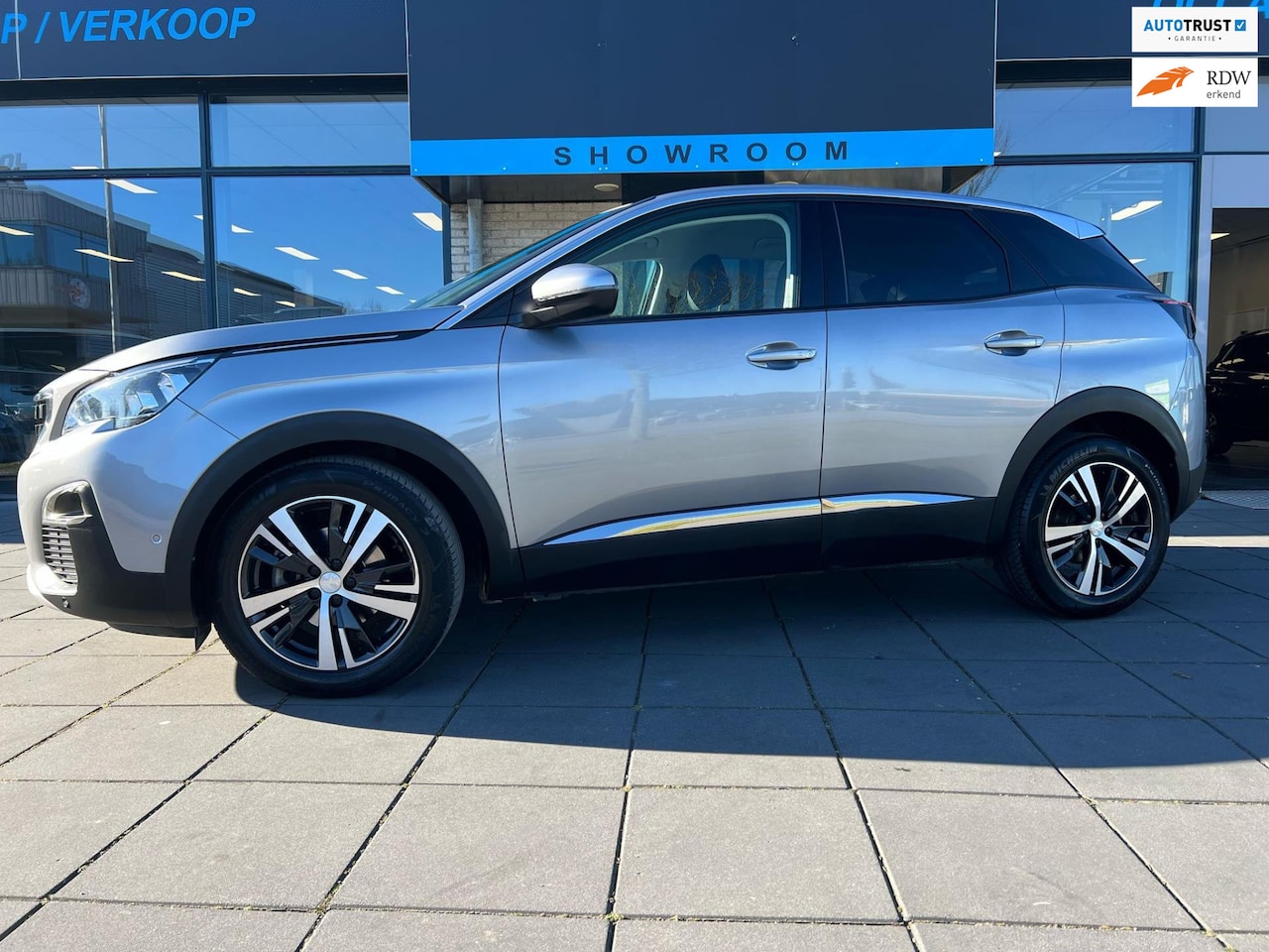 Peugeot 3008 - 1.2 PureTech Allure | VIRTUAL DASH | CAMERA | CARPLAY - AutoWereld.nl