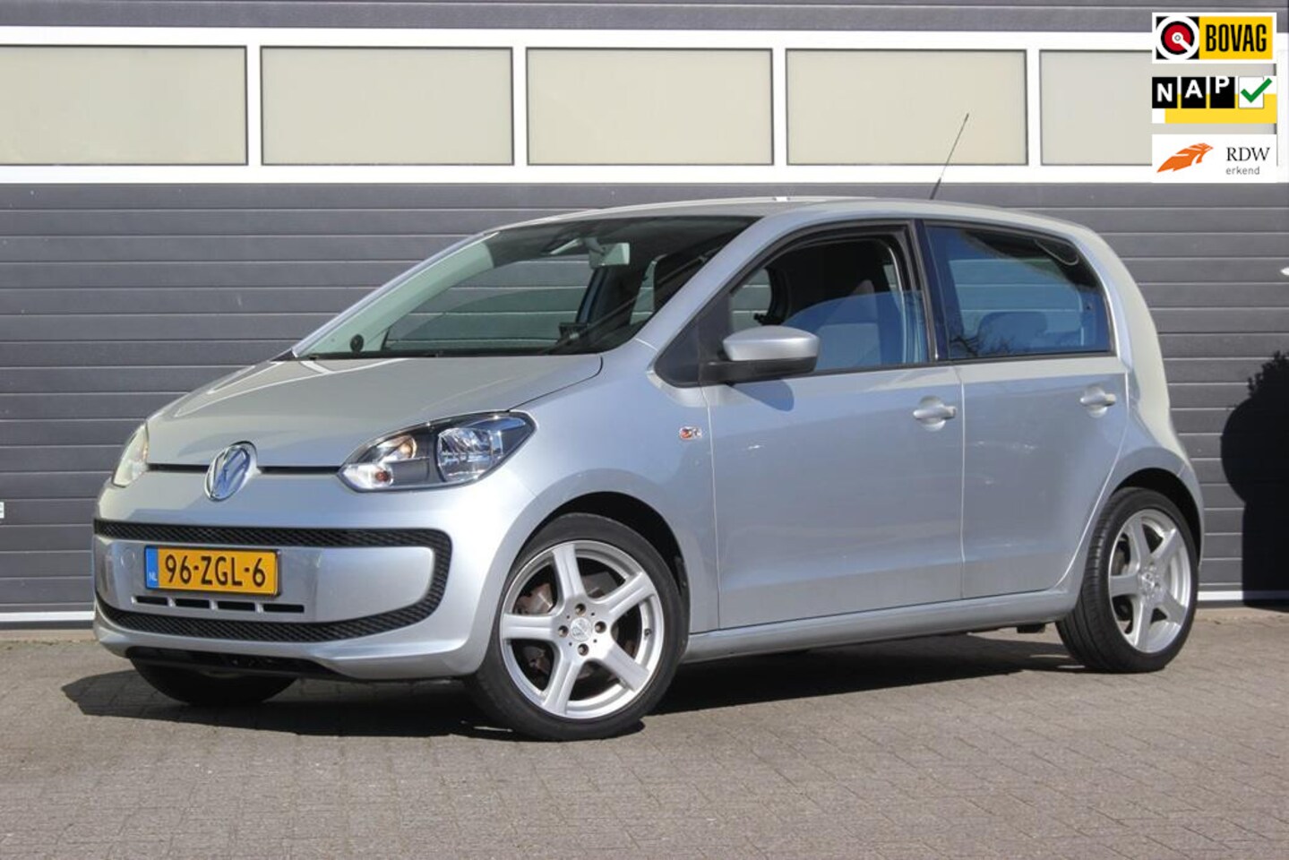 Volkswagen Up! - 1.0 move up! BlueMotion | Bluetooth | Navigatie | - AutoWereld.nl