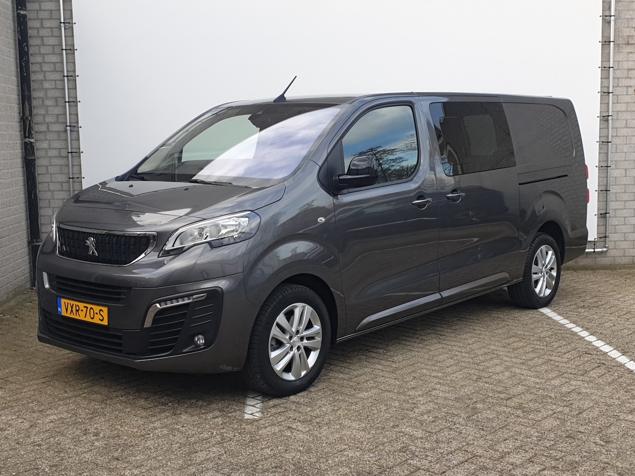 Peugeot Expert - 2.0 BlueHDI 180 S&S L3 | 2 zitplaatsen rechtsvoor | Linker Zijschuifdeur | Passagiersbank - AutoWereld.nl