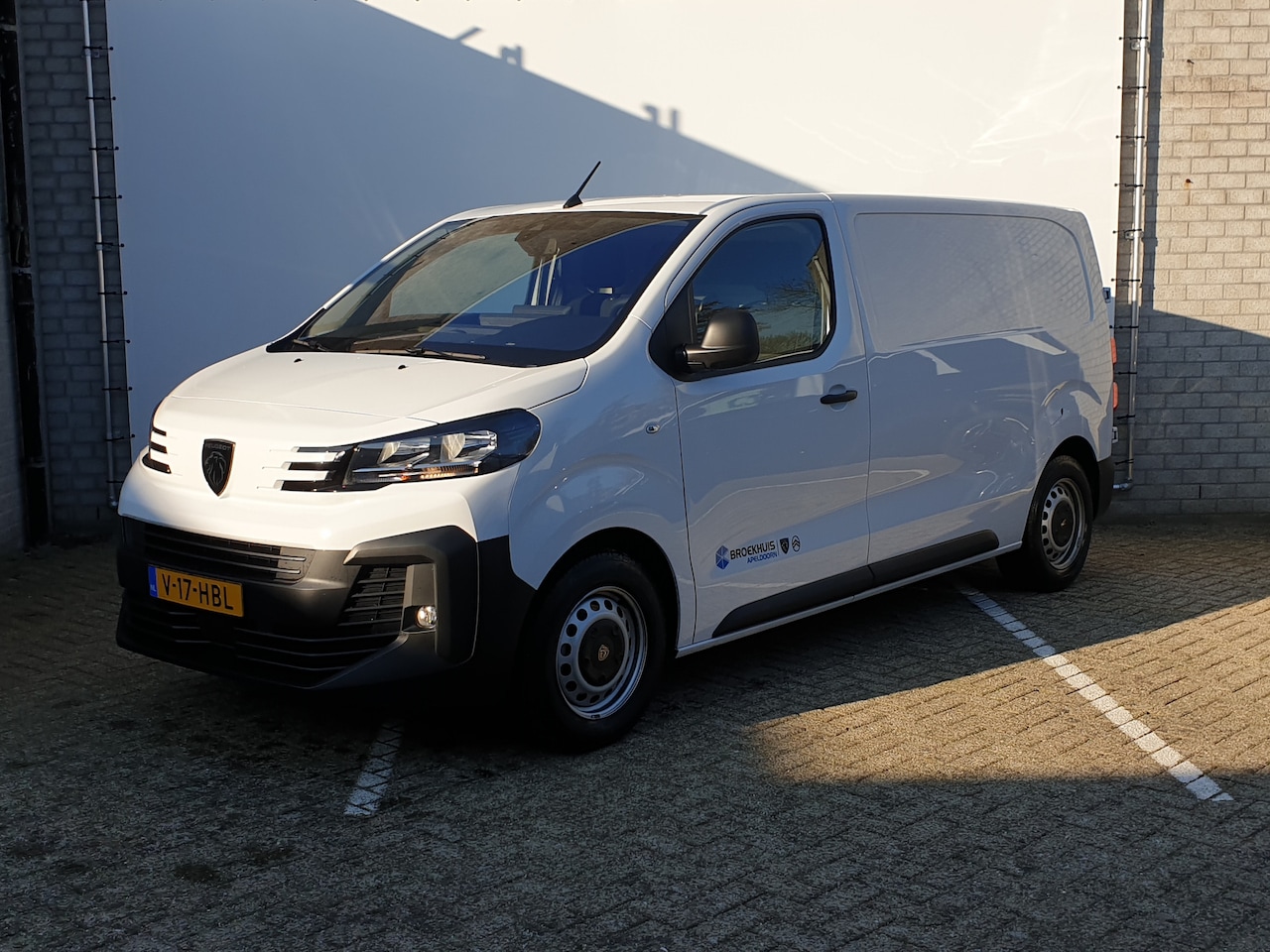 Peugeot Expert - 2.0 BlueHDi 145 L2 | 2 zitplaatsen rechtsvoor | Navigatie | airco - AutoWereld.nl