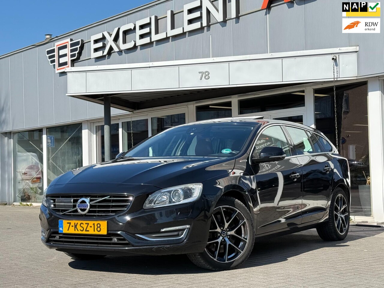 Volvo V60 - 2.4 D6 AWD Plug-In Hybrid Summum|Navigatie|Camera - AutoWereld.nl