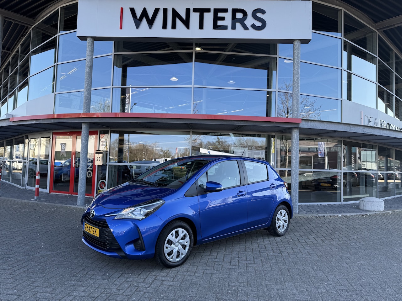 Toyota Yaris - 1.5 VVT-i Active Automaat Cam+BT Ecc-Airco DAB Cr. Control Stoel vw All Season banden - AutoWereld.nl