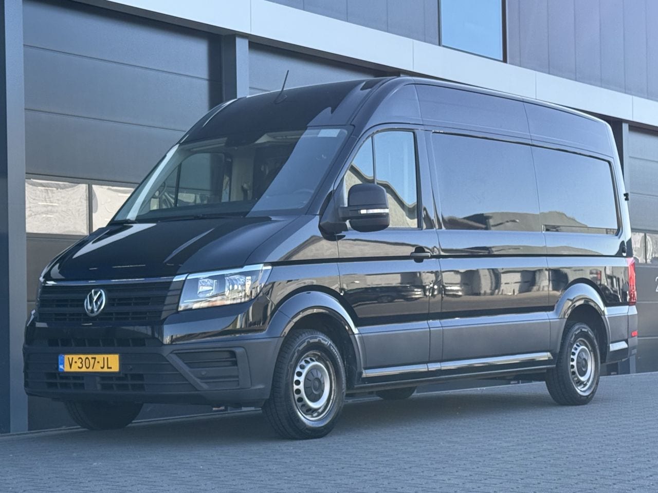 Volkswagen Crafter - 2.0 TDI L3-H2 Camera | Navi | Euro-6 - AutoWereld.nl