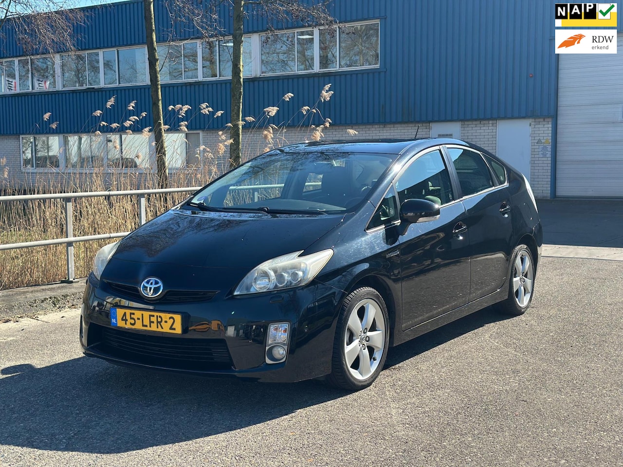 Toyota Prius - 1.8 Dynamic Camera! HUD! Clima! NAP! APK! - AutoWereld.nl