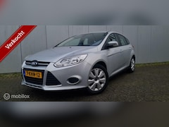 Ford Focus - 1.0 EcoBoost Ambiente Airco/5deurs/Trekhaak