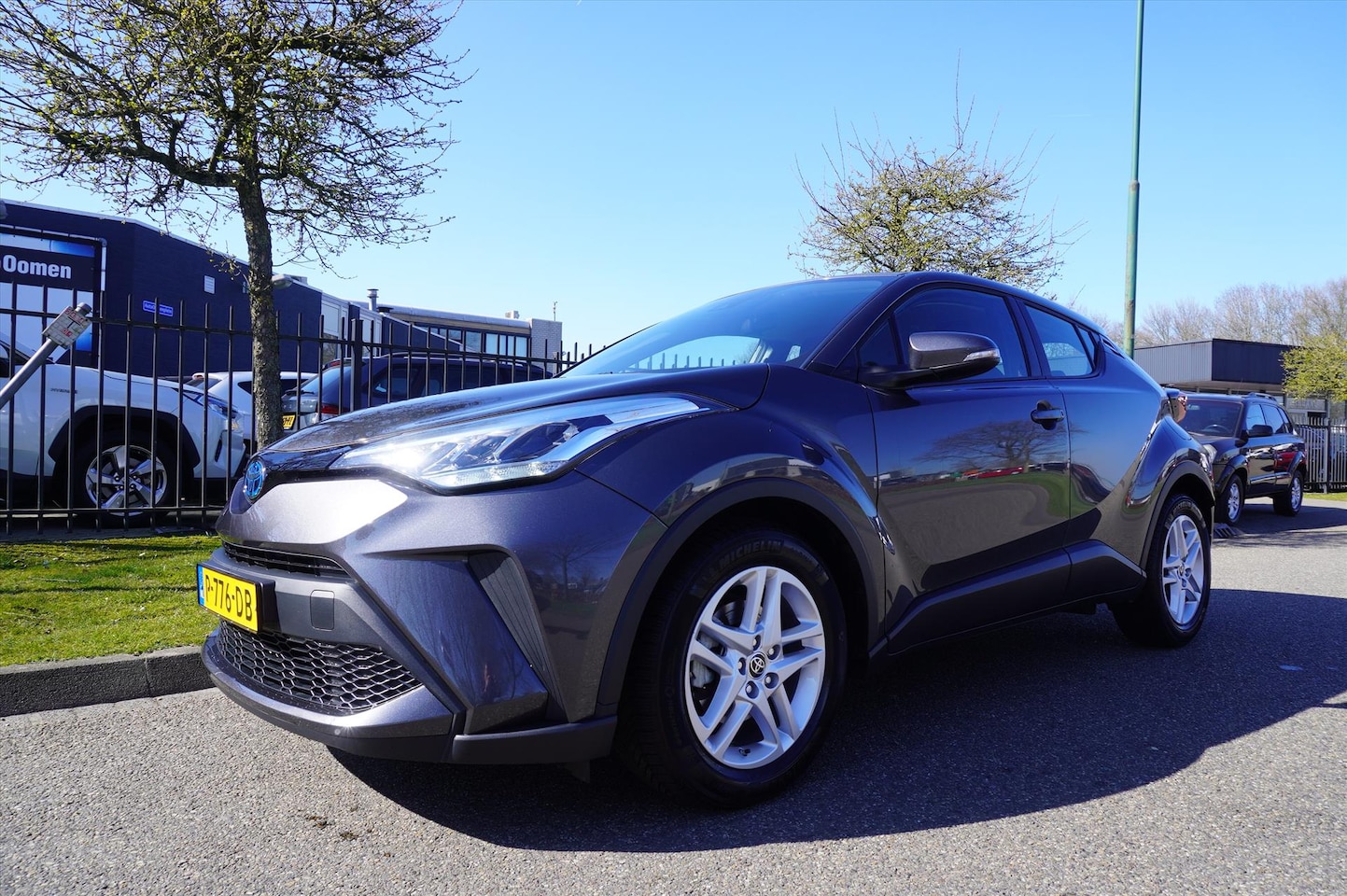 Toyota C-HR - 1.8 Hybrid 122pk CVT Active Navigatie Parkeer NL-Auto - AutoWereld.nl