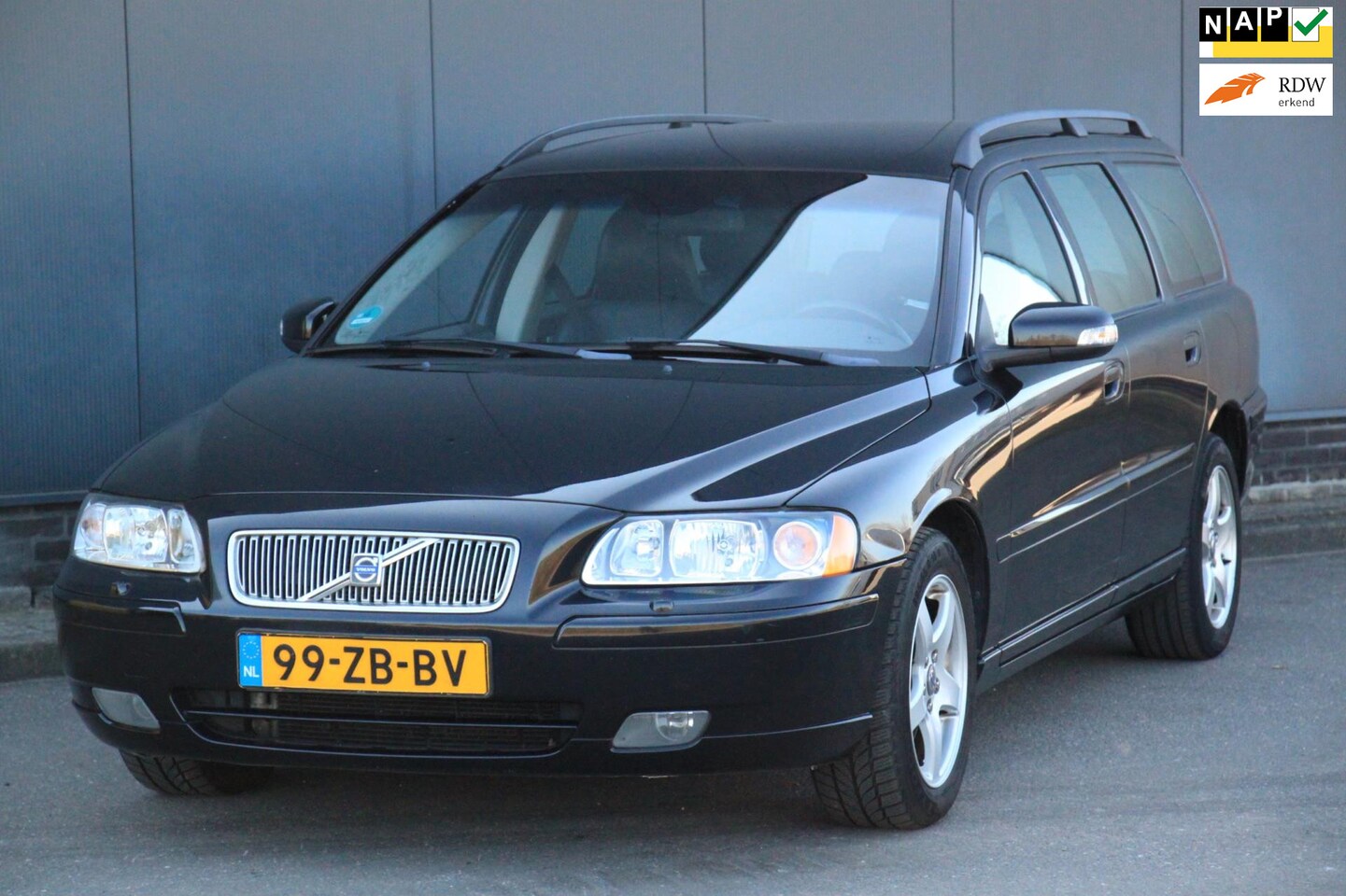 Volvo V70 - 2.4 Edition Leer/Navigatie/Parkeersensor/Apk 03-2026 - AutoWereld.nl