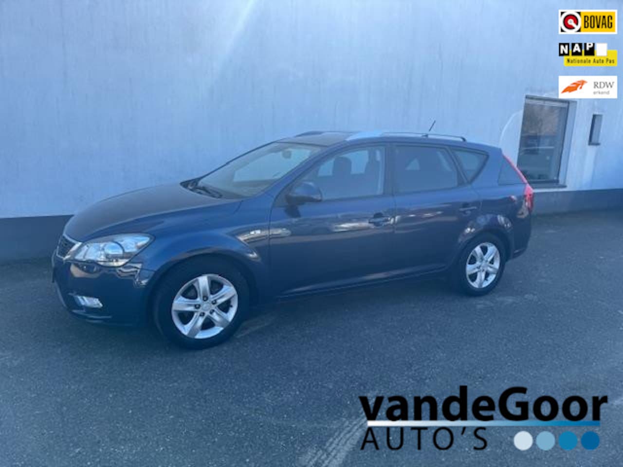 Kia Cee'd - 1.4 CVVT X-ecutive 1.4 CVVT X-ecutive,'10, airco, cruise, navigatie, trekhaak, complete auto ! - AutoWereld.nl