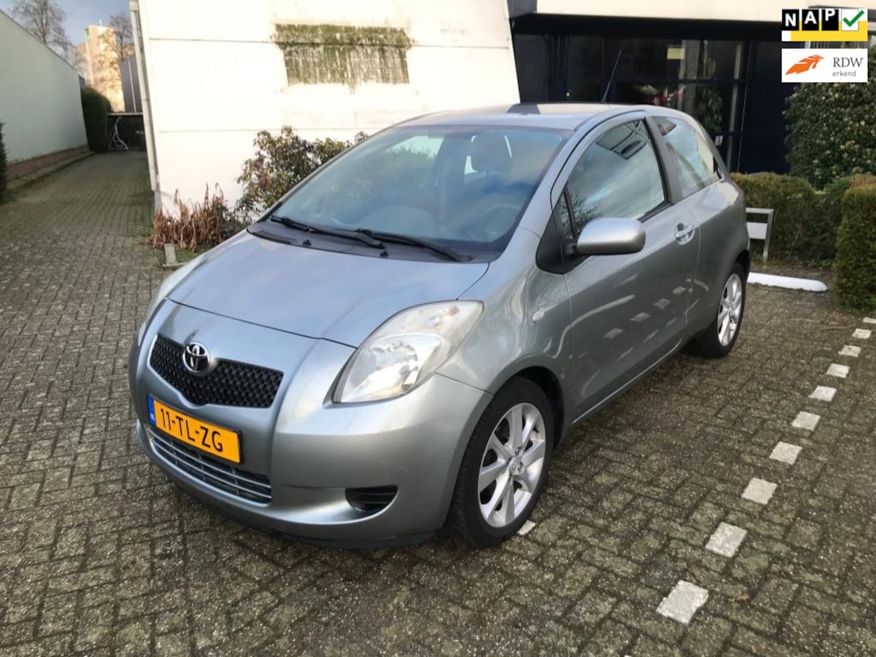 Toyota Yaris - 1.3 VVT-i Sol 1.3 VVTi Sol - AutoWereld.nl