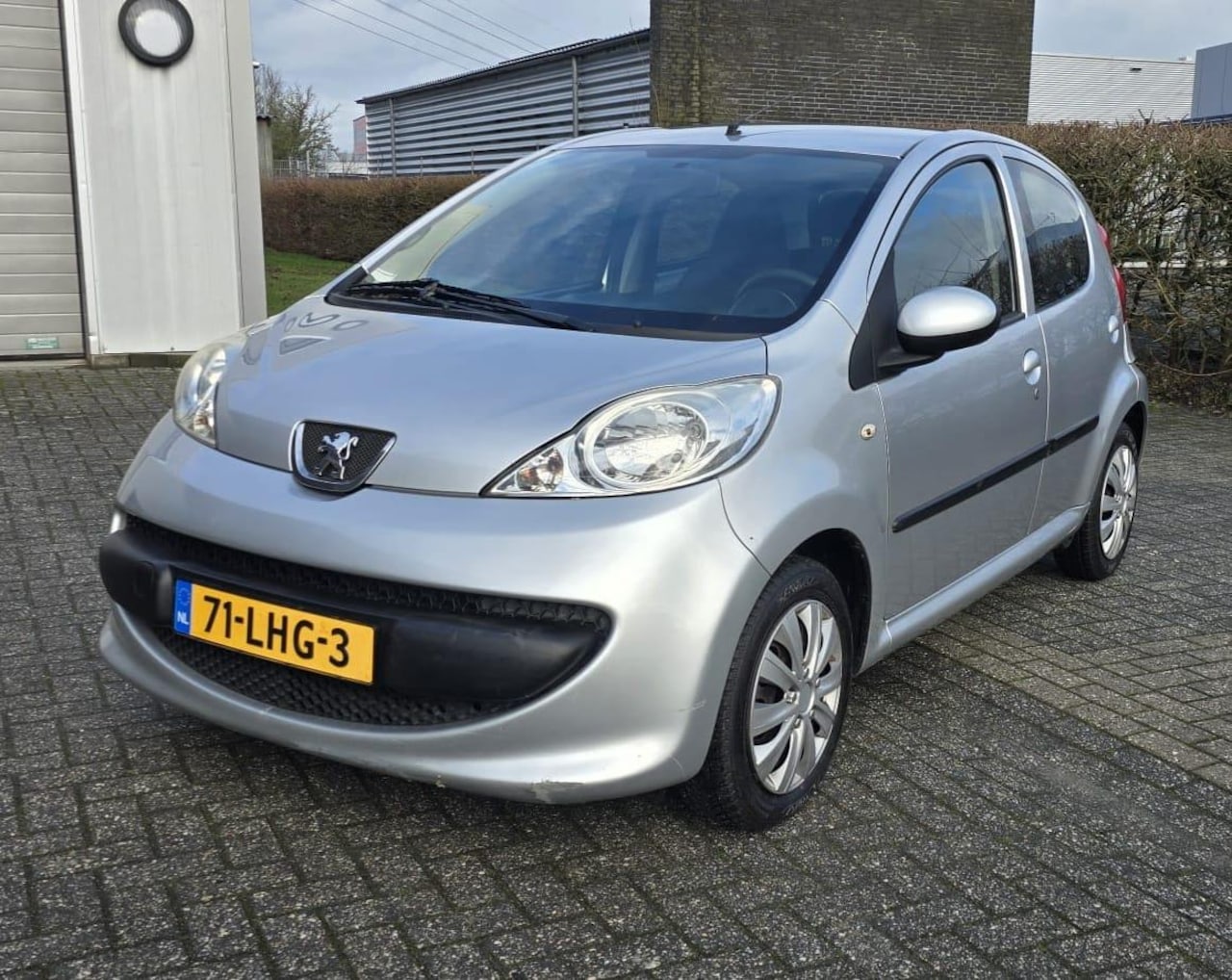 Peugeot 107 - 1.0-12V XS Urban Move 1.0-12V XS Urban Move - AutoWereld.nl