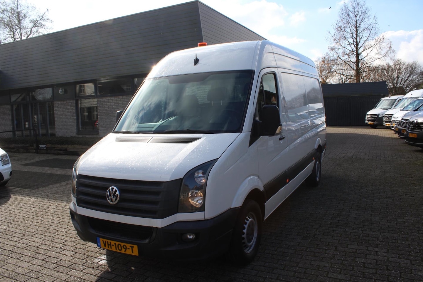 Volkswagen Crafter - HOOG LANG 3 SITS AIRCO 46 2.0 TDI L2H1 - AutoWereld.nl