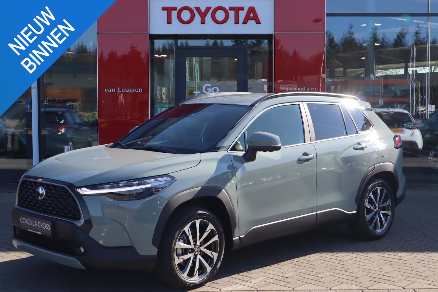 Toyota Corolla Cross - Hybrid 200 Executive NIEUW & DIRECT LEVERBAAR!!! NL-AUTO STOEL/STUURVERW BLIND-SPOT JBL-AU - AutoWereld.nl