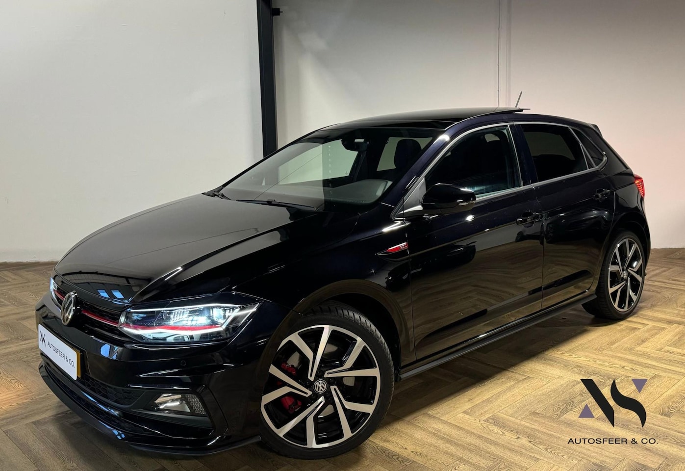 Volkswagen Polo - 2.0 TSI GTI PANO CAM - AutoWereld.nl