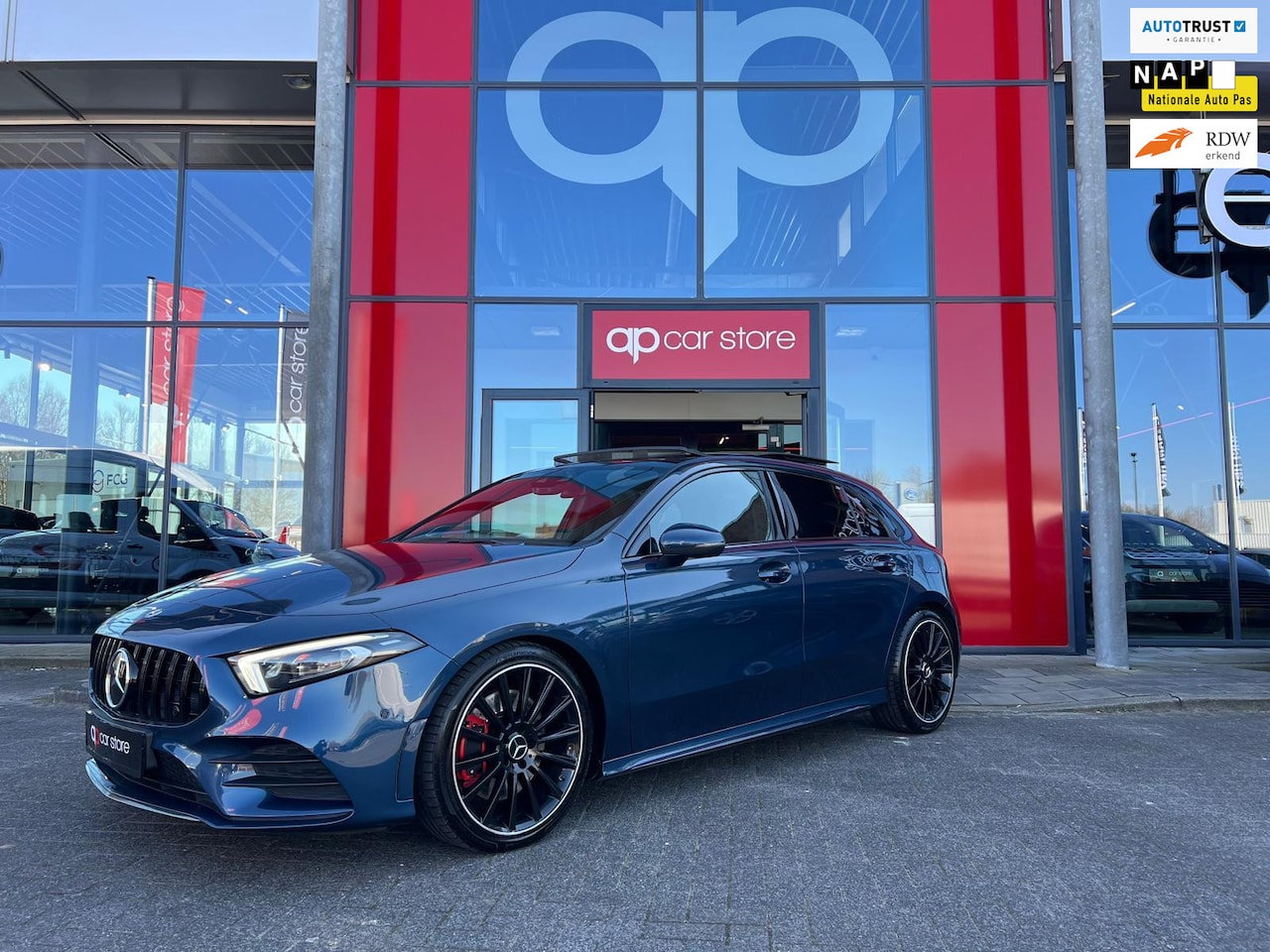 Mercedes-Benz A-klasse - 250 Premium Plus AMG NIGHT PAKKET PANO - AutoWereld.nl