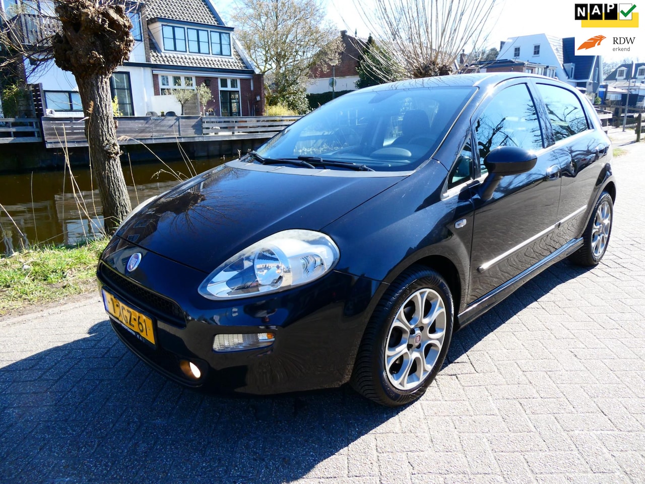 Fiat Punto Evo - 0.9 TwinAir 101pk 5-deurs Airco Cruise Zuinig A-Label 6-bak - AutoWereld.nl