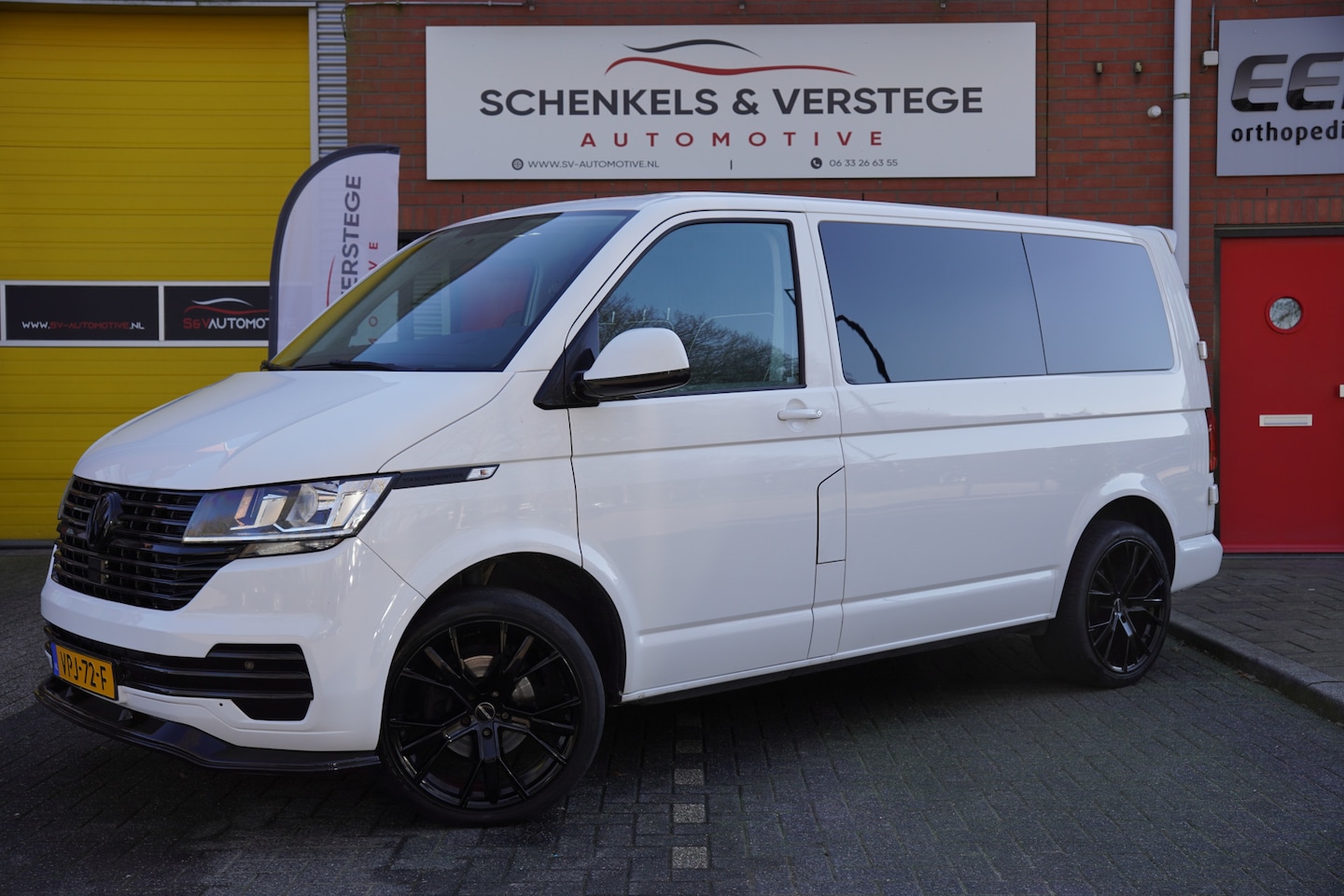 Volkswagen Transporter - 2.0 TDI L1H1 28 / Automaat / 20' Inch / Stoelverwarming / PDC / Cruise / - AutoWereld.nl