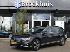 Volkswagen Passat Variant - 1.4 TSI PHEV 218PK GTE Business | TREKHAAK | ADAPTIVE CRUISE | NAVI | STOELVERWARMING |