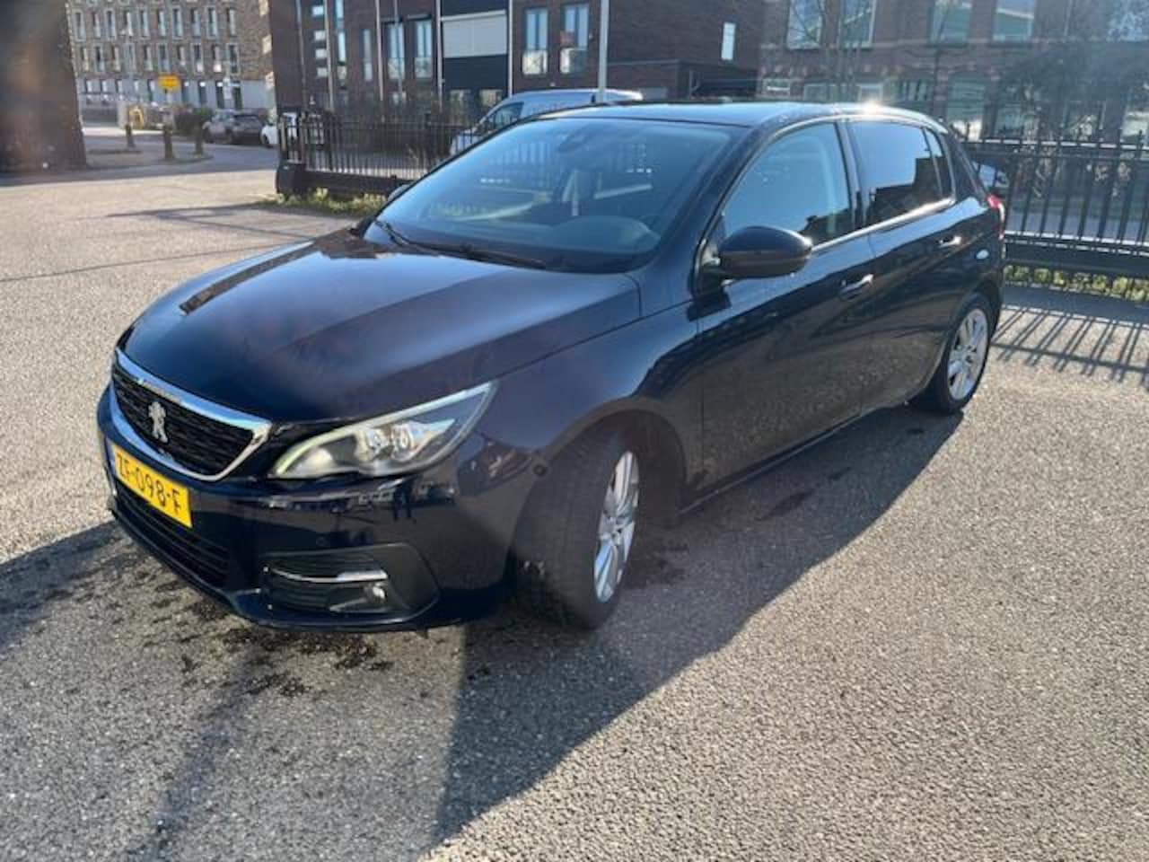 Peugeot 308 - 1.2 PureTech Blue Lease Executive! 185DKM NAP! - AutoWereld.nl