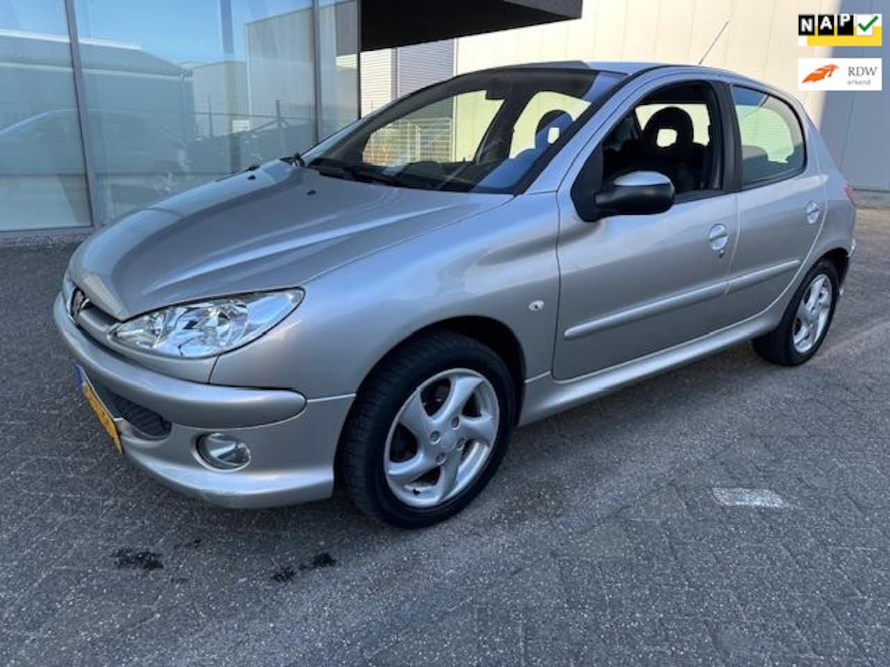 Peugeot 206 - 1.4- Air-line 3 CLIMAT BJ 4-2006 APK 10-2025 - AutoWereld.nl