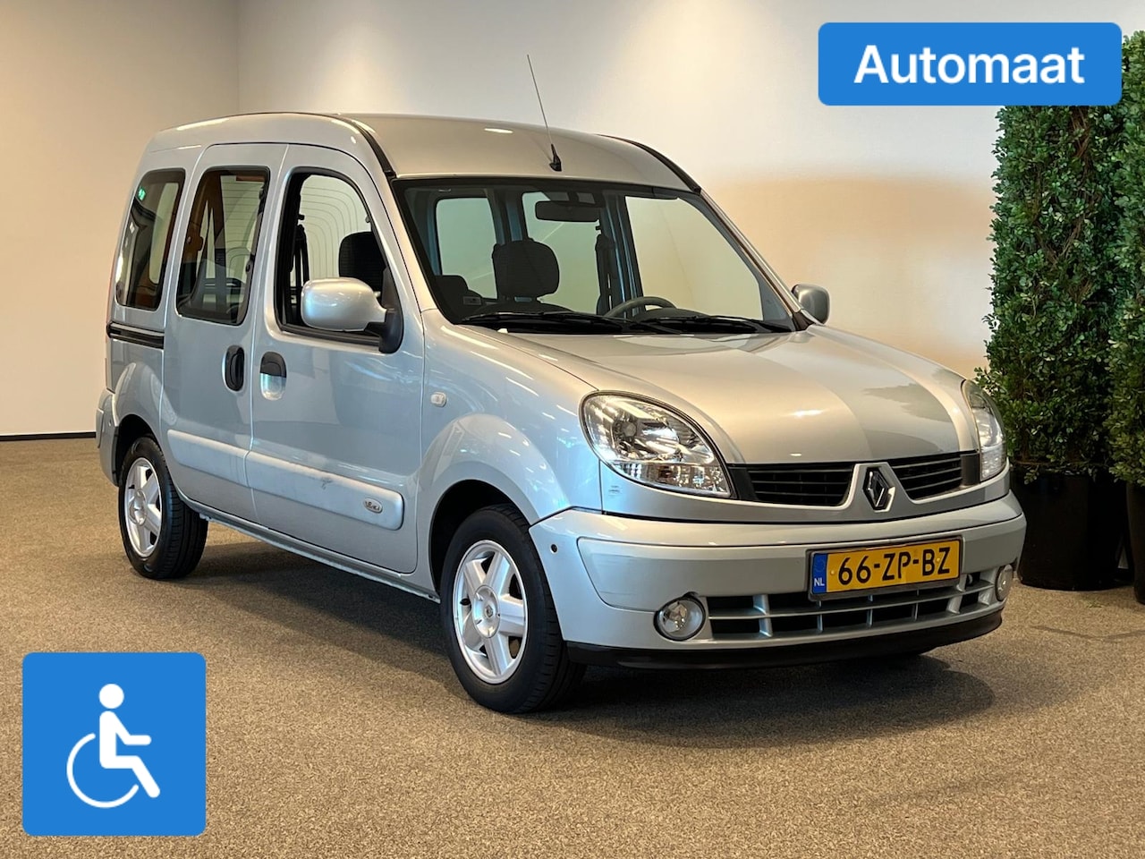 Renault Kangoo - Rolstoelauto Automaat 3+1 (airco) - AutoWereld.nl