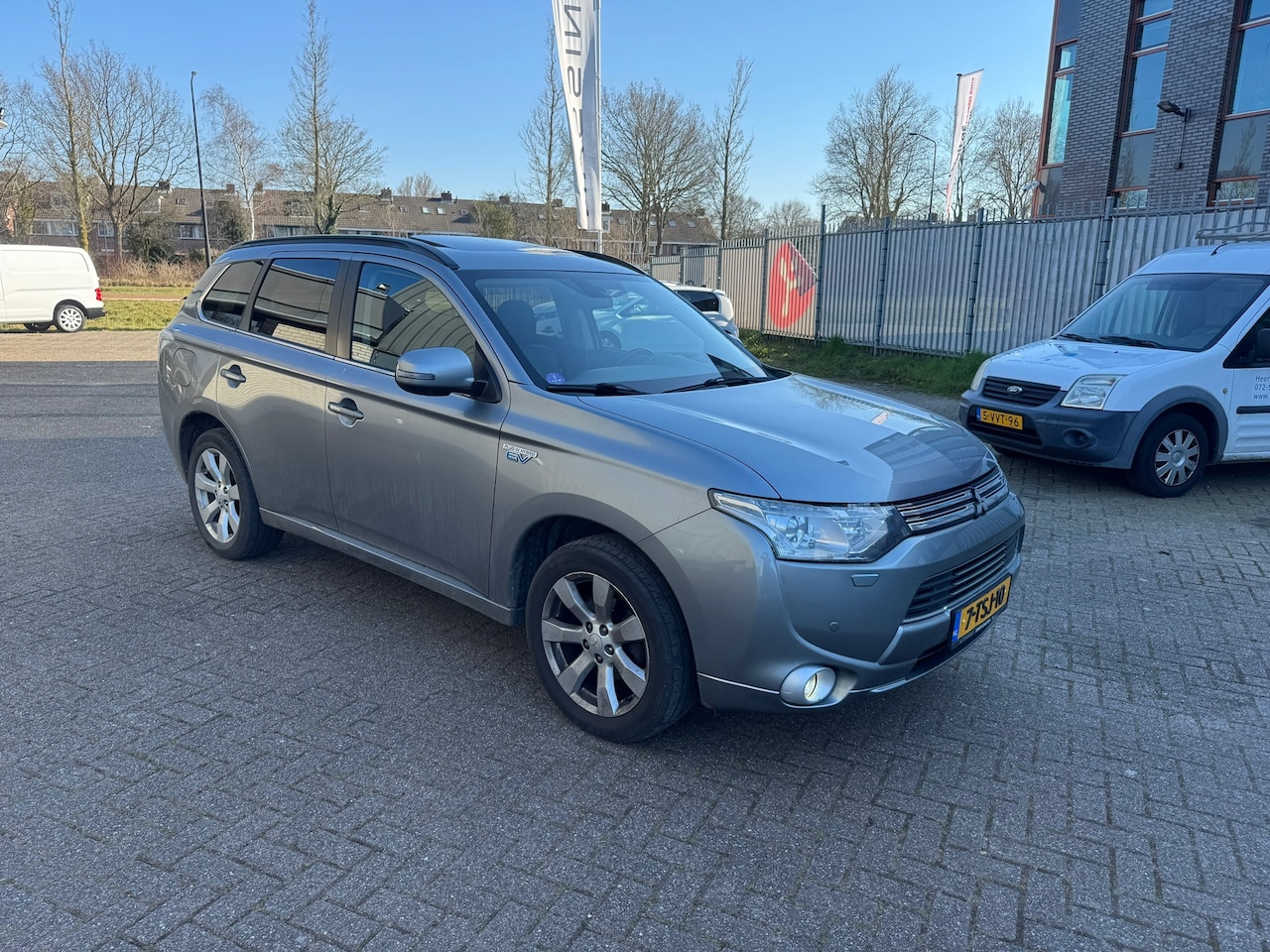 Mitsubishi Outlander - 2.0 PHEV instyle 2.0 PHEV Instyle+ - AutoWereld.nl