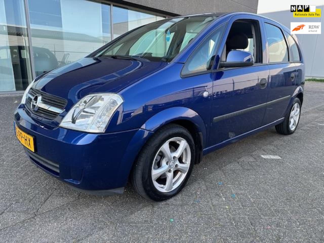 Opel Meriva - 1.6 Maxx Cool AIRCO BJ 9-2004 APK 7-2025 - AutoWereld.nl