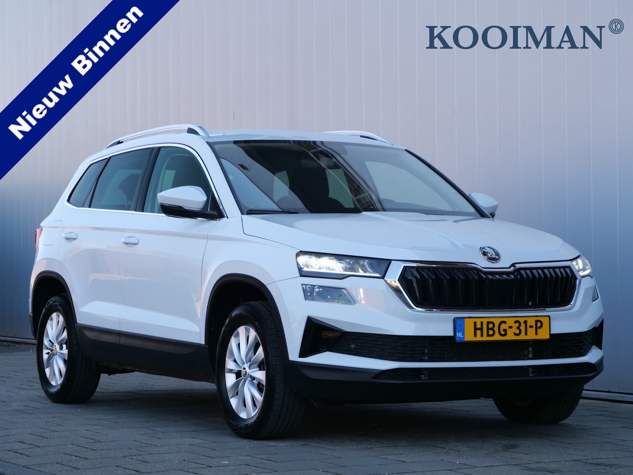 Skoda Karoq - 1.5 TSI 150pk ACT Business Edition LED / Camera / Apple Carplay / Adaptive Cruise - AutoWereld.nl