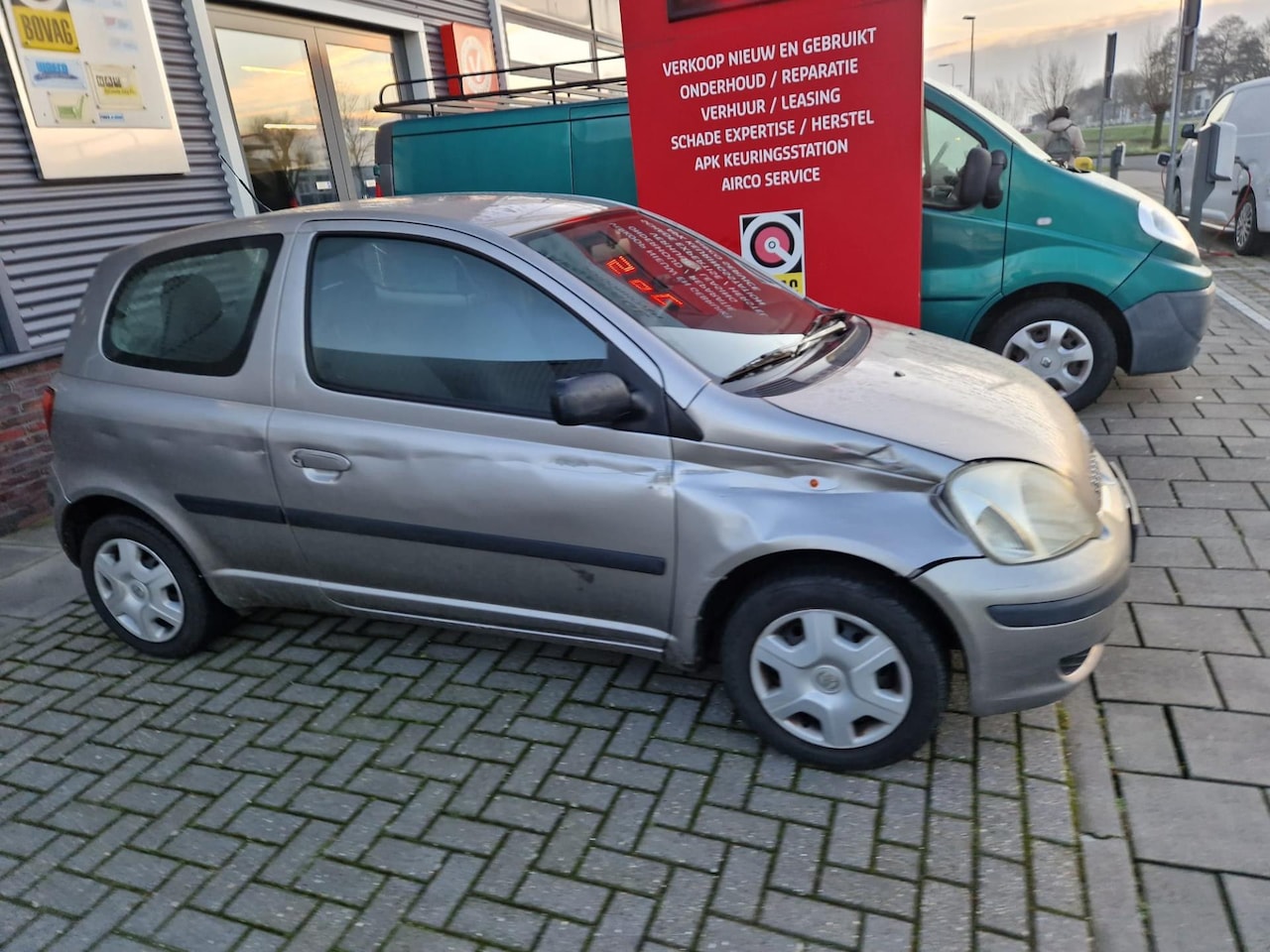 Toyota Yaris - 1,0 VVT-i idols - AutoWereld.nl