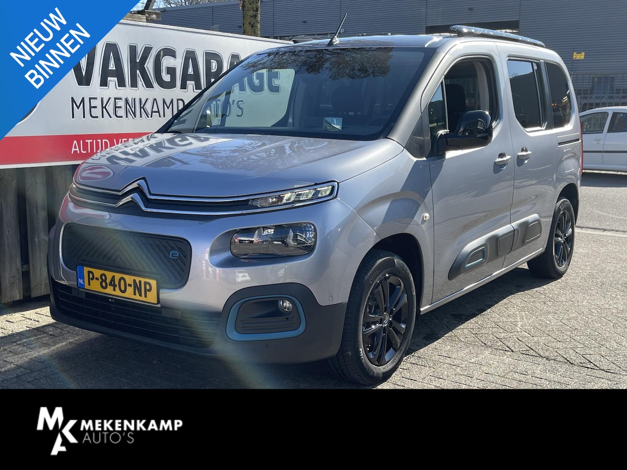 Citroën ë-Berlingo - Shine 50 kWh 16"/Trekhaak/Keyless/Dodehoek/Camera/Stoelverwarming/Apple Carplay & Android - AutoWereld.nl