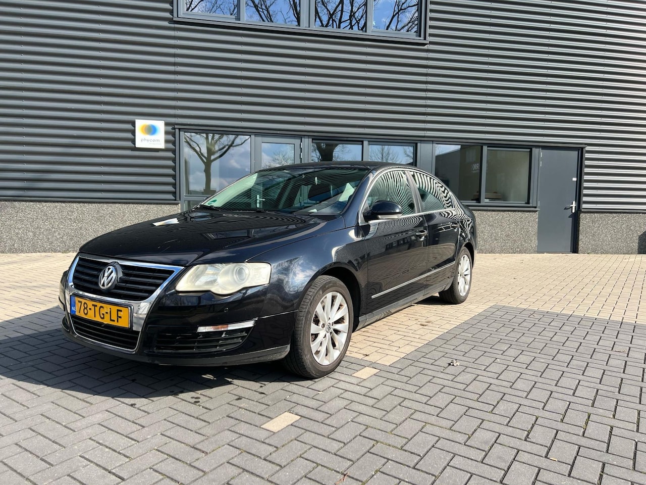 Volkswagen Passat - 2.0 FSI Comfortline Business / AUTOMAAT / Jaar APK - AutoWereld.nl