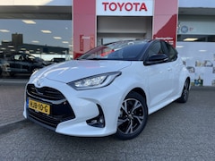 Toyota Yaris - 1.5 Hybrid 115 First Edition Bi-Tone | Stuur- en stoelverwarming