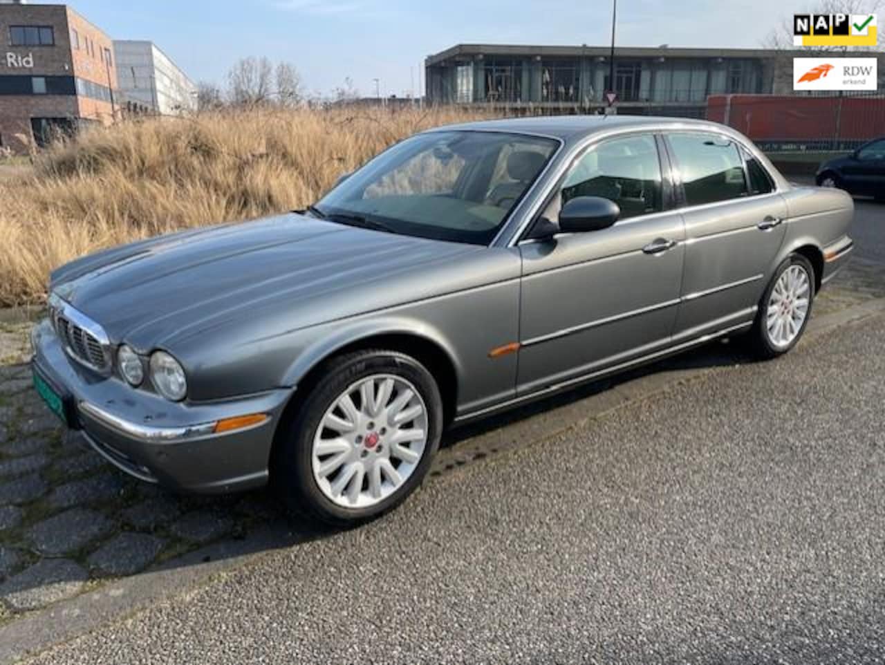 Jaguar XJ - 4.2 V8 Executive 4.2 V8 Executive - AutoWereld.nl