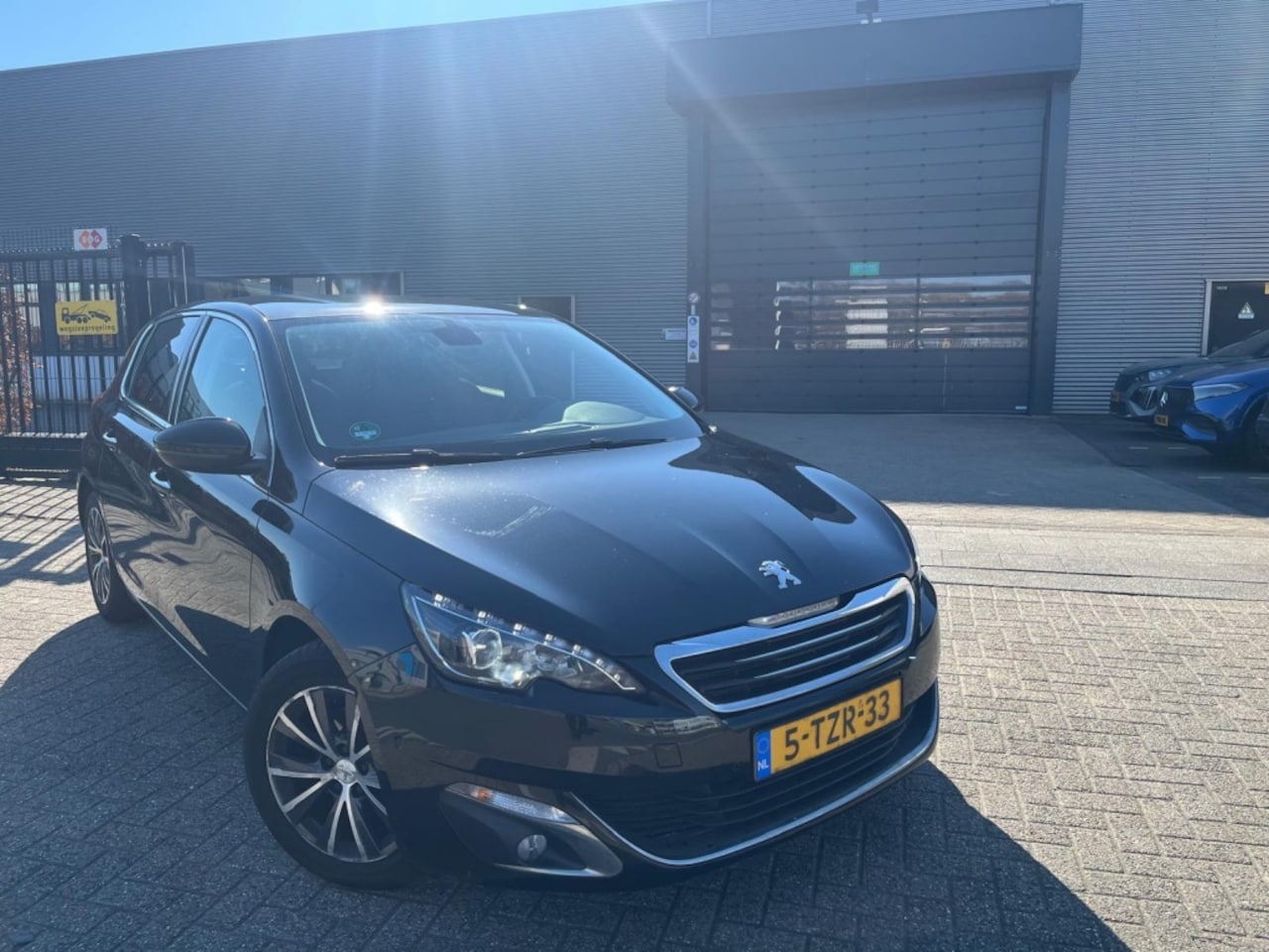 Peugeot 308 - 1.6 BlueHDi Navigatie|Pano|Keyless 2014 - AutoWereld.nl